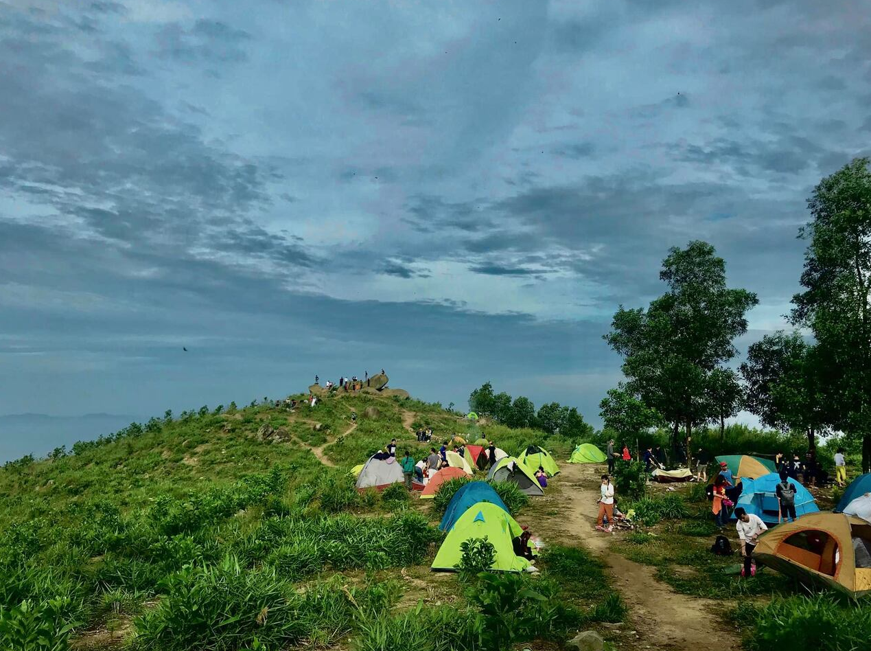 Cắm trại Núi Chứa Chan
